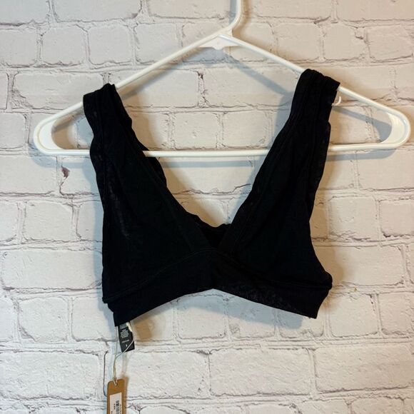 SKIMS Fits Everybody Triangle Bralette size small Black - Picture 1 of 5